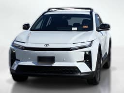 Toyota C-HR SE AWD (Natl) 2026 — side view