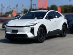 Toyota C-HR SE AWD (Natl) 2026 — side view