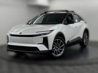Toyota C-HR XSE AWD (Natl)