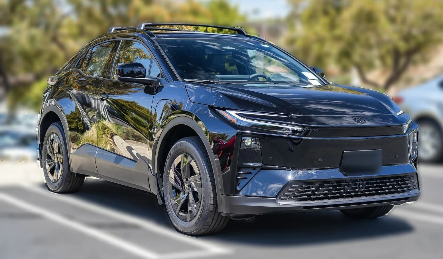 Toyota C-HR SE AWD (Natl) 2026 — side view