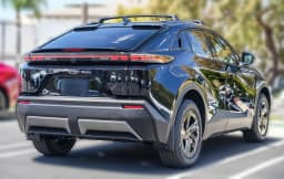 Toyota C-HR SE AWD (Natl) 2026 — side view