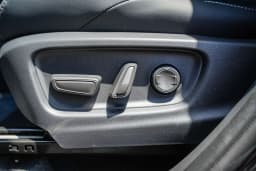 Toyota C-HR SE AWD (Natl) 2026 — side view