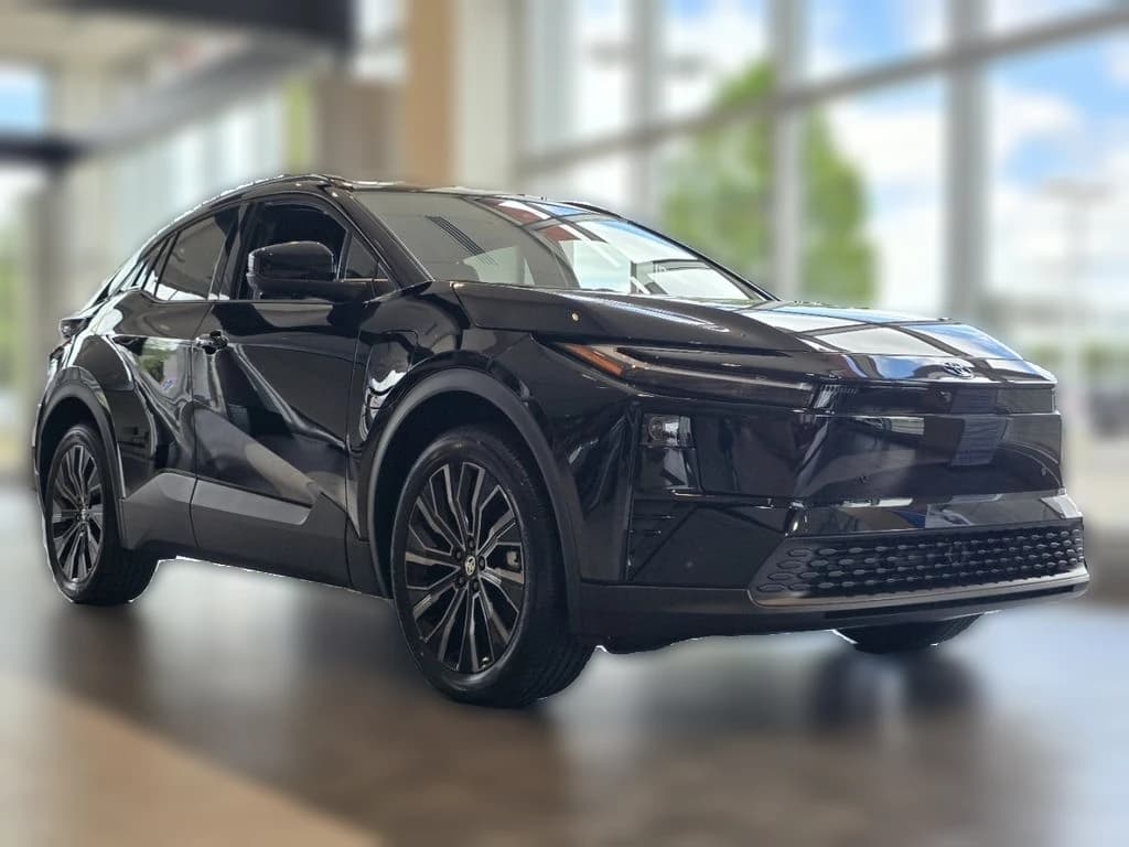 Toyota C-HR XSE AWD (Natl) 2026 — side view