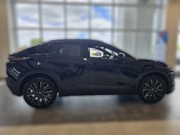 Toyota C-HR XSE AWD (Natl) 2026 — side view