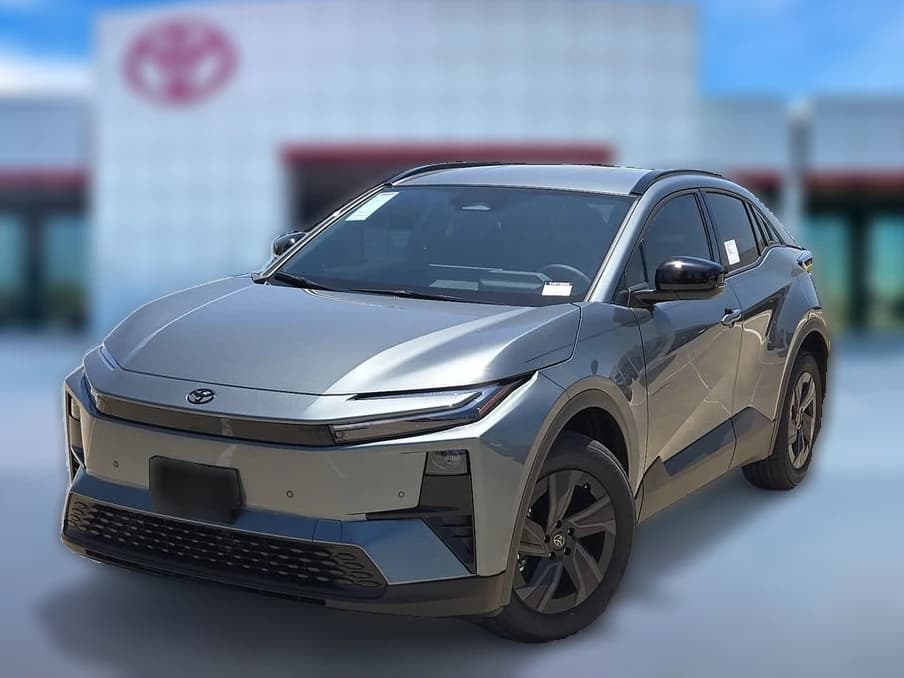 Toyota C-HR SE AWD (Natl) 2026 — side view