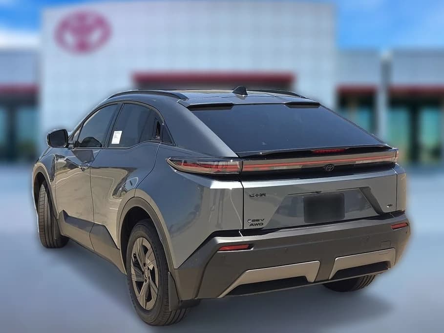 Toyota C-HR SE AWD (Natl) 2026 — side view