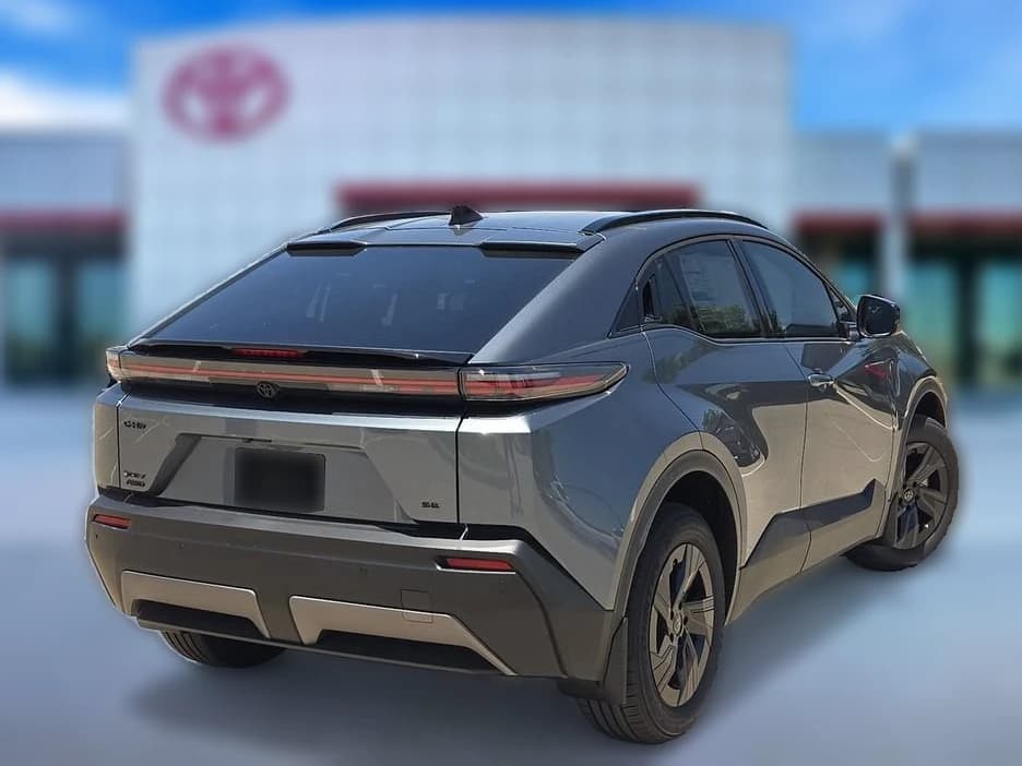 Toyota C-HR SE AWD (Natl) 2026 — side view