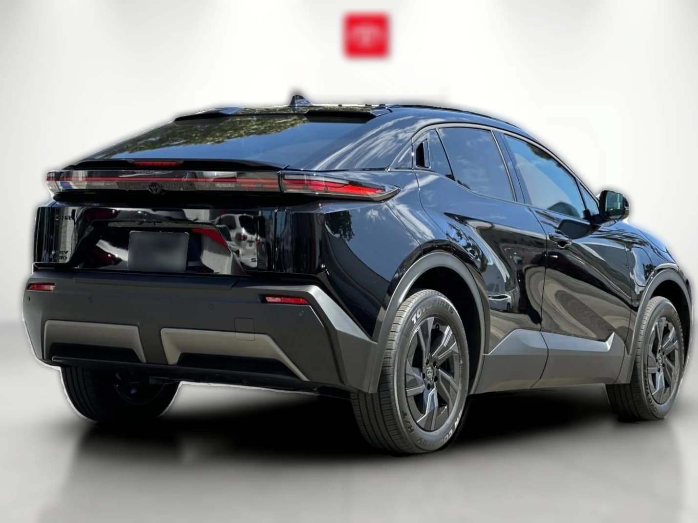 Toyota C-HR SE AWD (Natl) 2026 — side view