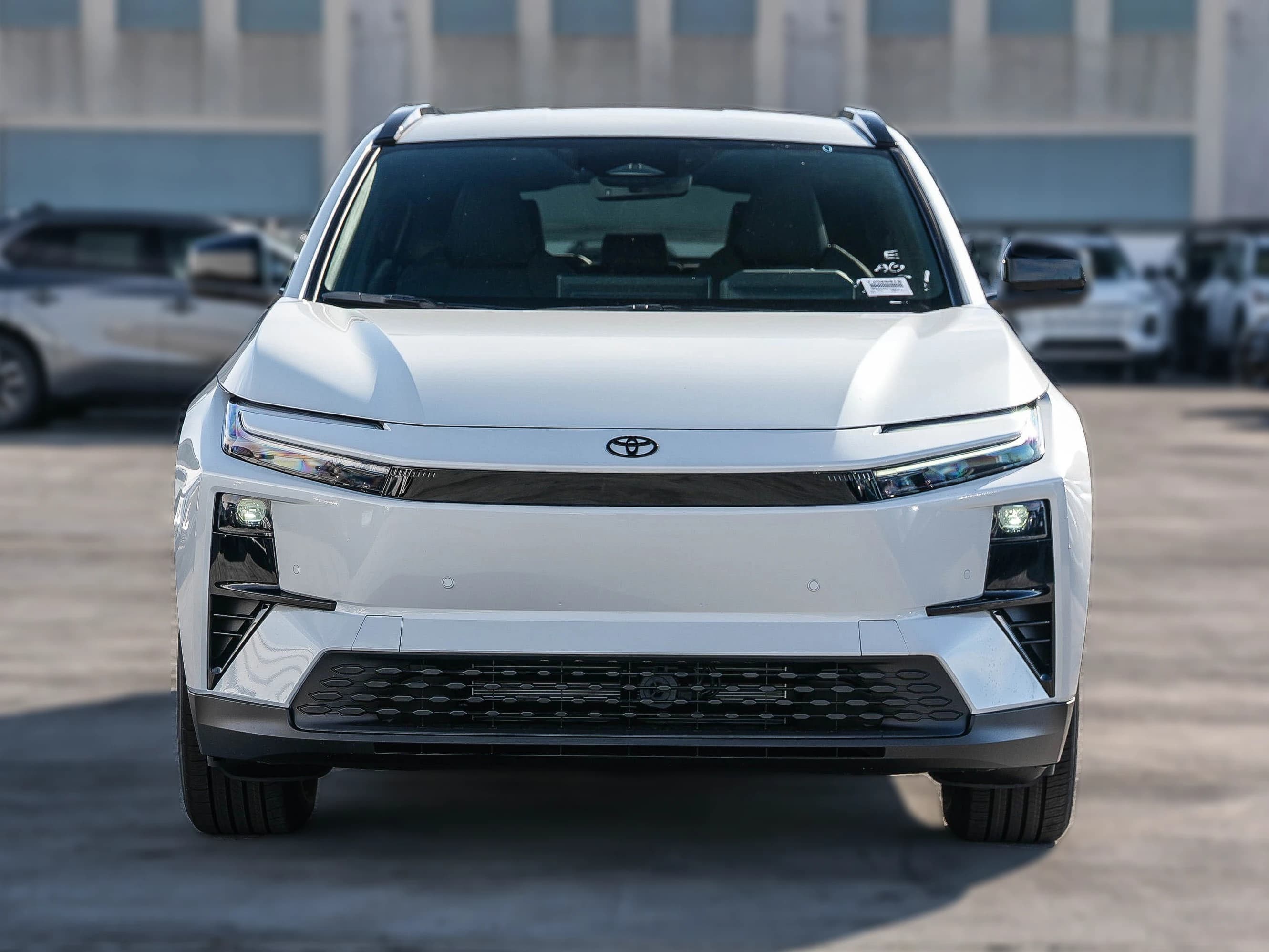 Toyota C-HR SE AWD (Natl) 2026 — side view