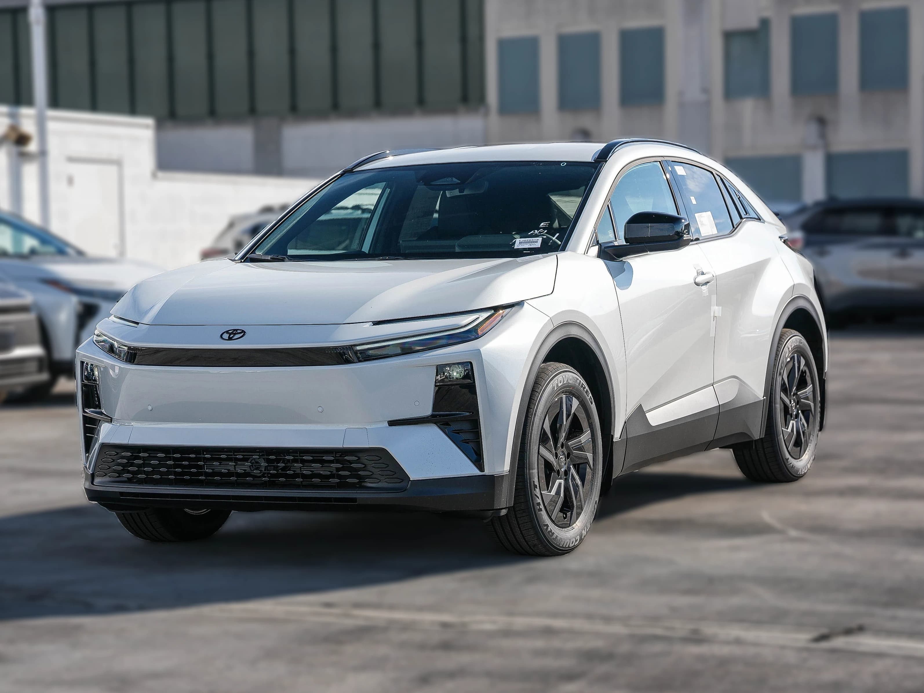 Toyota C-HR SE AWD (Natl) 2026 — side view