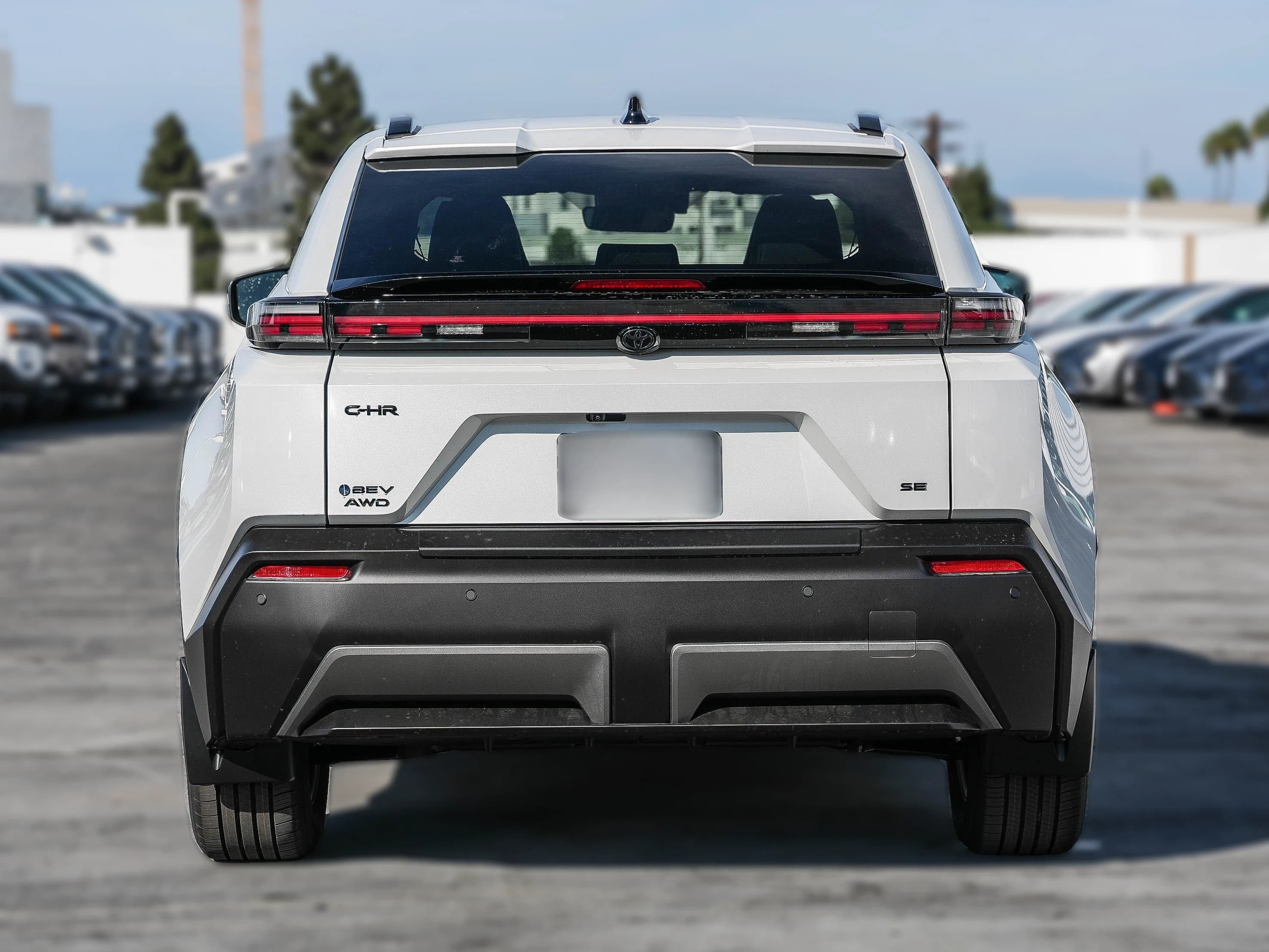Toyota C-HR SE AWD (Natl) 2026 — side view