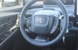 Toyota C-HR SE AWD (Natl) 2026 — side view