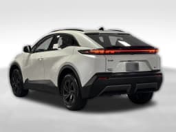 Toyota C-HR SE AWD (Natl) 2026 — side view