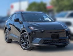 Toyota C-HR SE AWD (Natl) 2026 — side view