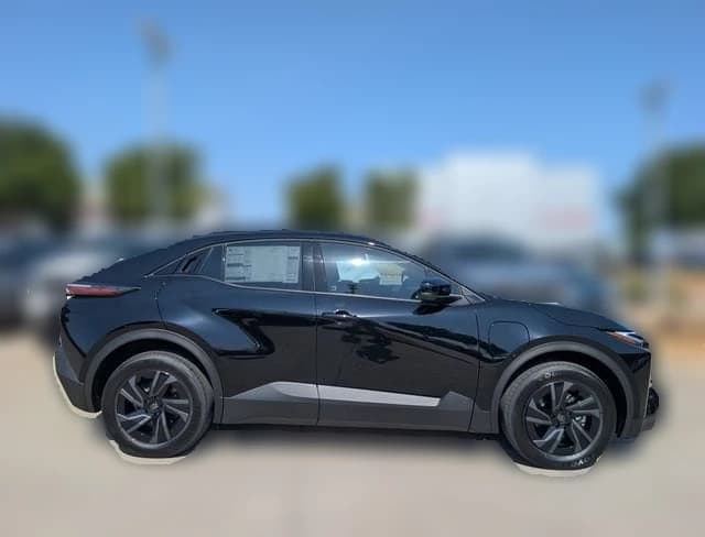 Toyota C-HR SE AWD (Natl) 2026 — side view
