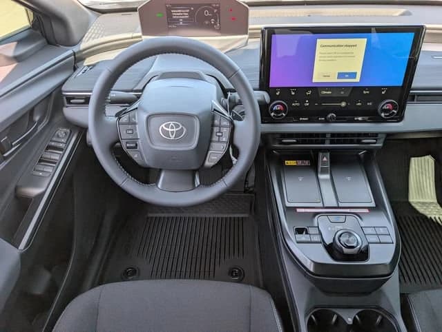 Toyota C-HR SE AWD (Natl) 2026 — side view