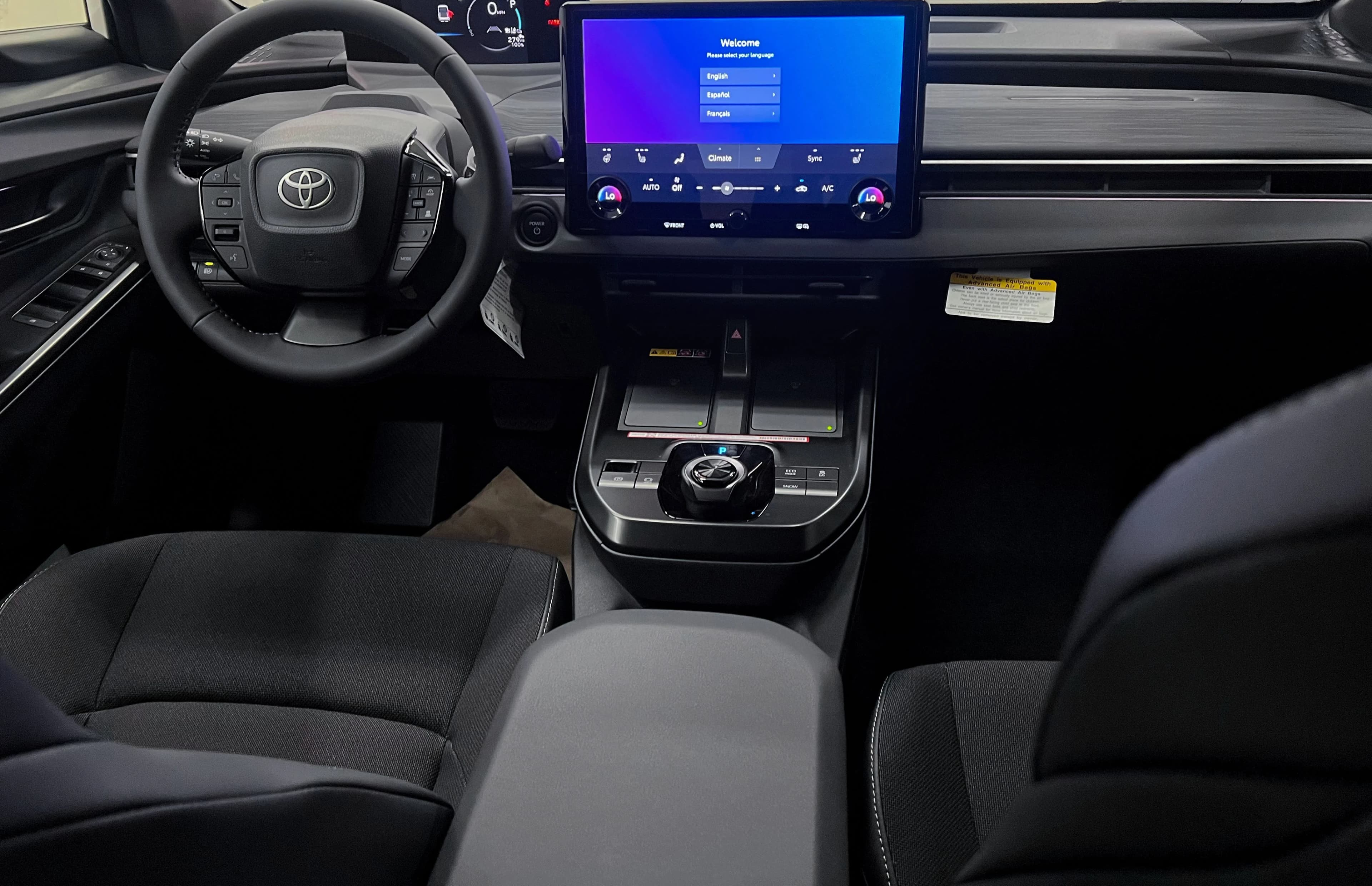 Toyota C-HR SE AWD (Natl) 2026 — side view