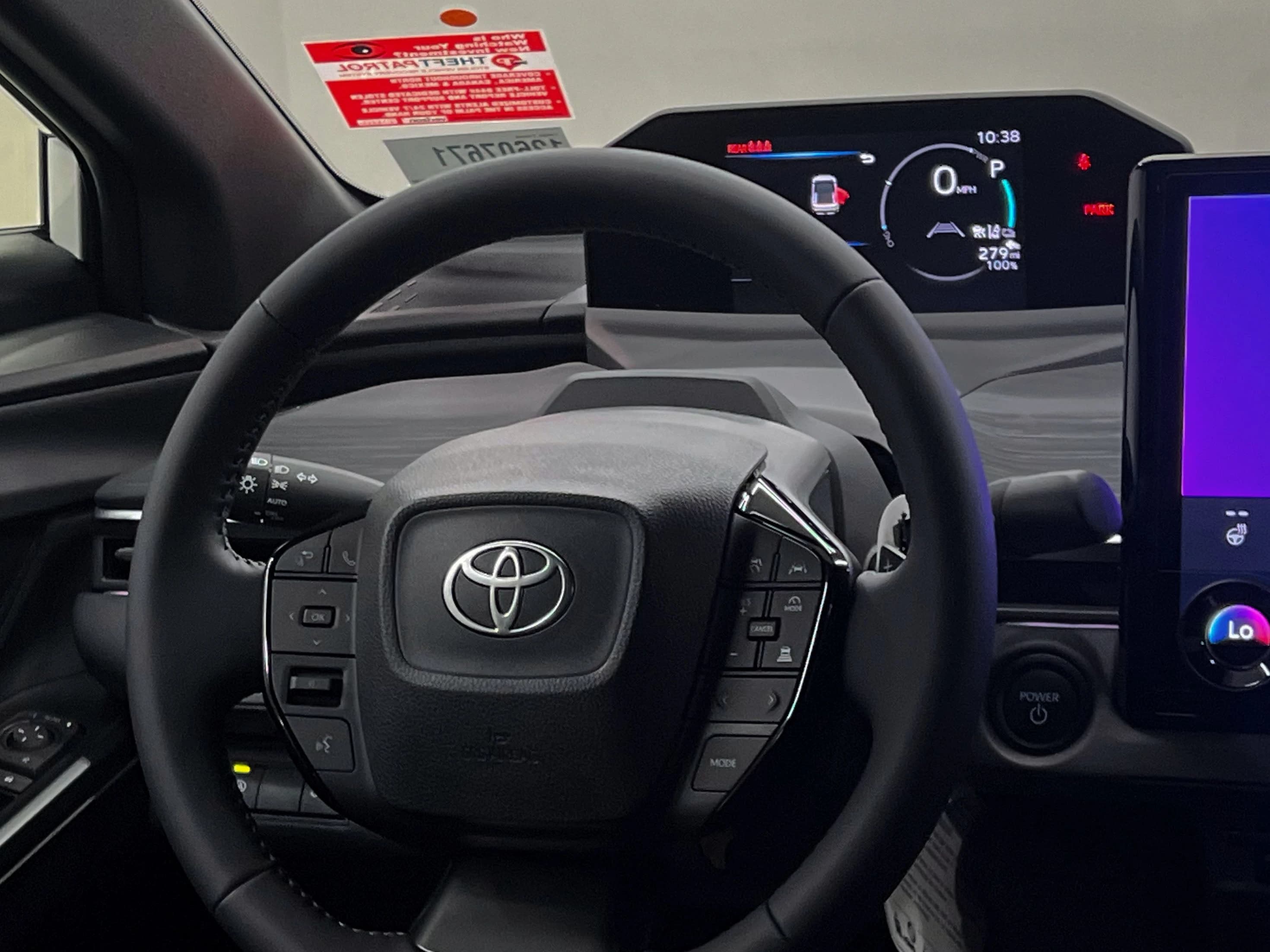 Toyota C-HR SE AWD (Natl) 2026 — side view