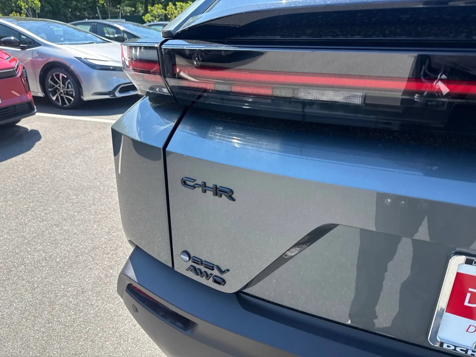 Toyota C-HR SE AWD (Natl) 2026 — side view