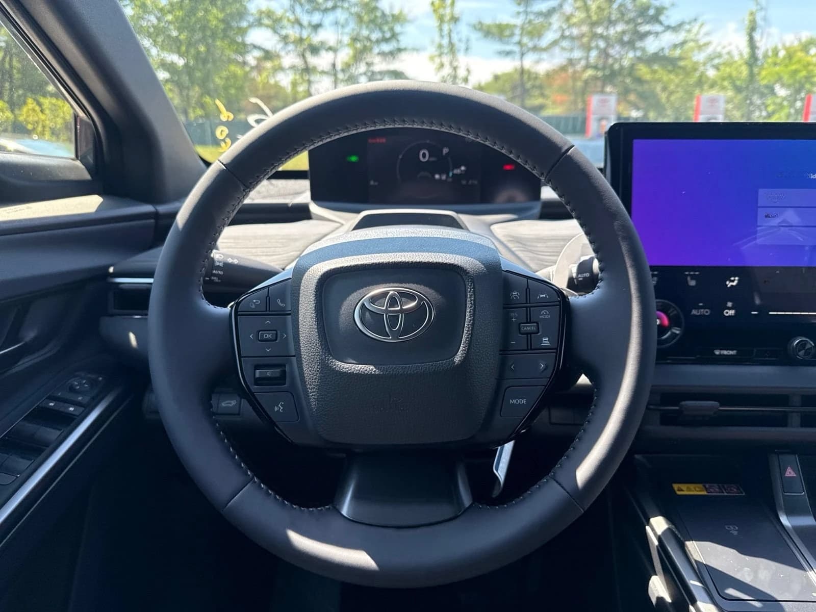 Toyota C-HR SE AWD (Natl) 2026 — side view