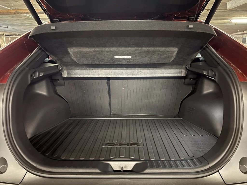 Toyota C-HR SE AWD (Natl) 2026 — side view