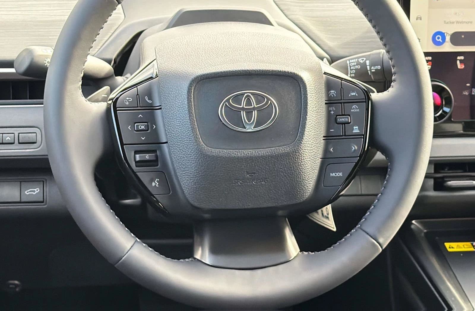 Toyota C-HR SE AWD (Natl) 2026 — side view