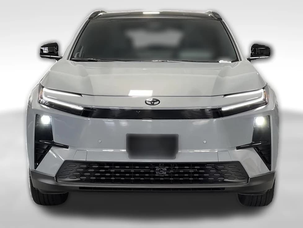Toyota C-HR SE AWD (Natl) 2026 — side view