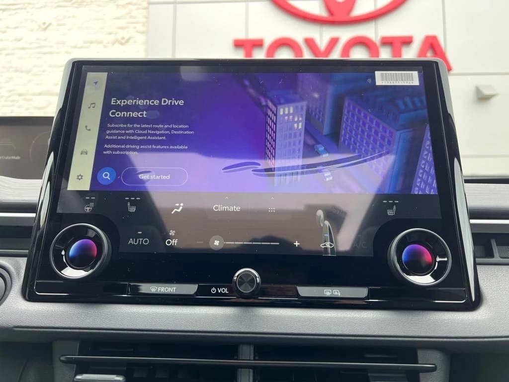 Toyota C-HR SE AWD (Natl) 2026 — side view