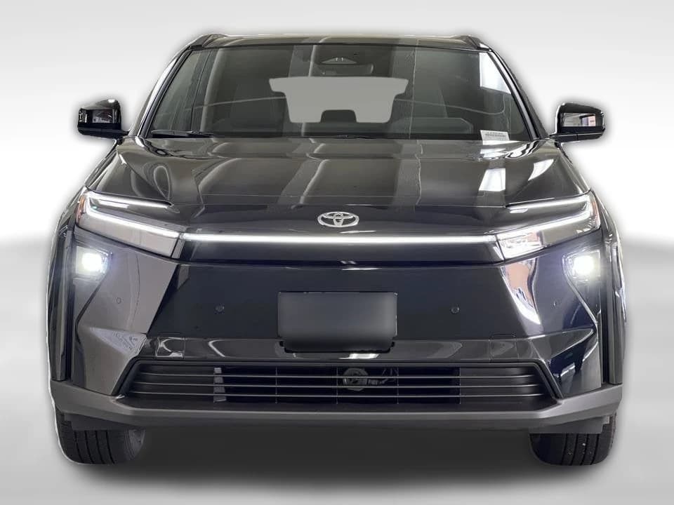 Toyota bZ XLE Plus FWD (Natl) 2026 — side view