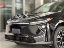Toyota bZ XLE Plus FWD (Natl) 2026 — side view
