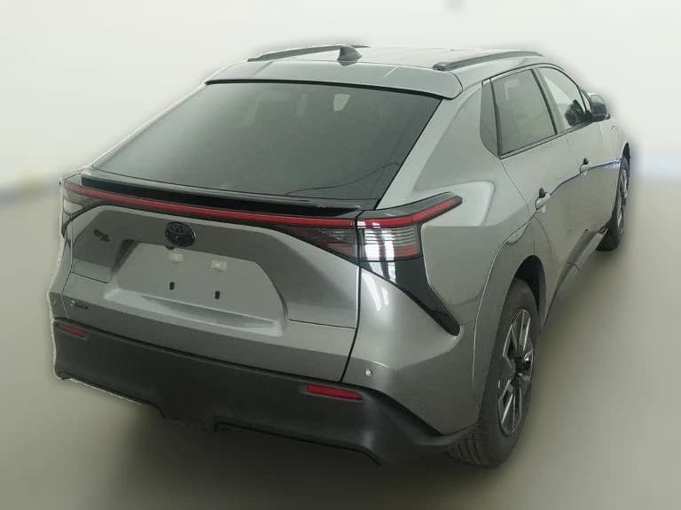 Toyota bZ XLE Plus FWD (Natl) 2026 — side view