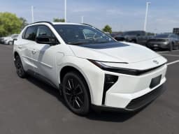 Toyota bZ XLE Plus FWD (Natl) 2026 — side view