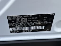Toyota bZ XLE Plus FWD (Natl) 2026 — side view