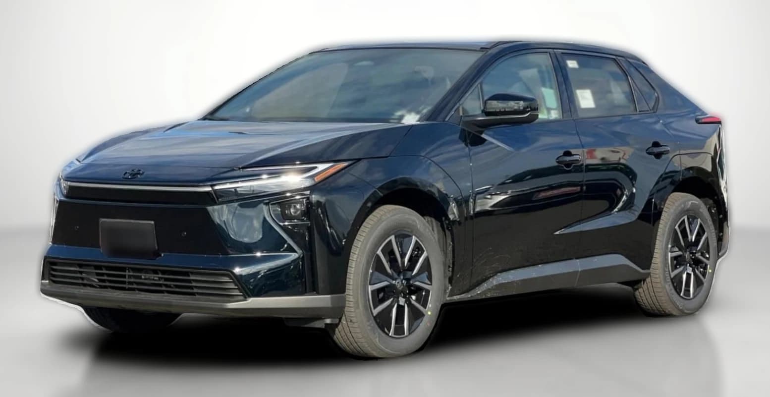 Toyota bZ XLE Plus FWD (Natl) 2026 — side view