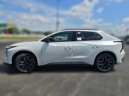 Toyota bZ XLE AWD (Natl) 2026 — side view