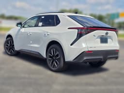 Toyota bZ XLE AWD (Natl) 2026 — side view