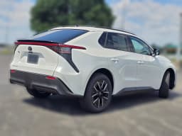 Toyota bZ XLE AWD (Natl) 2026 — side view