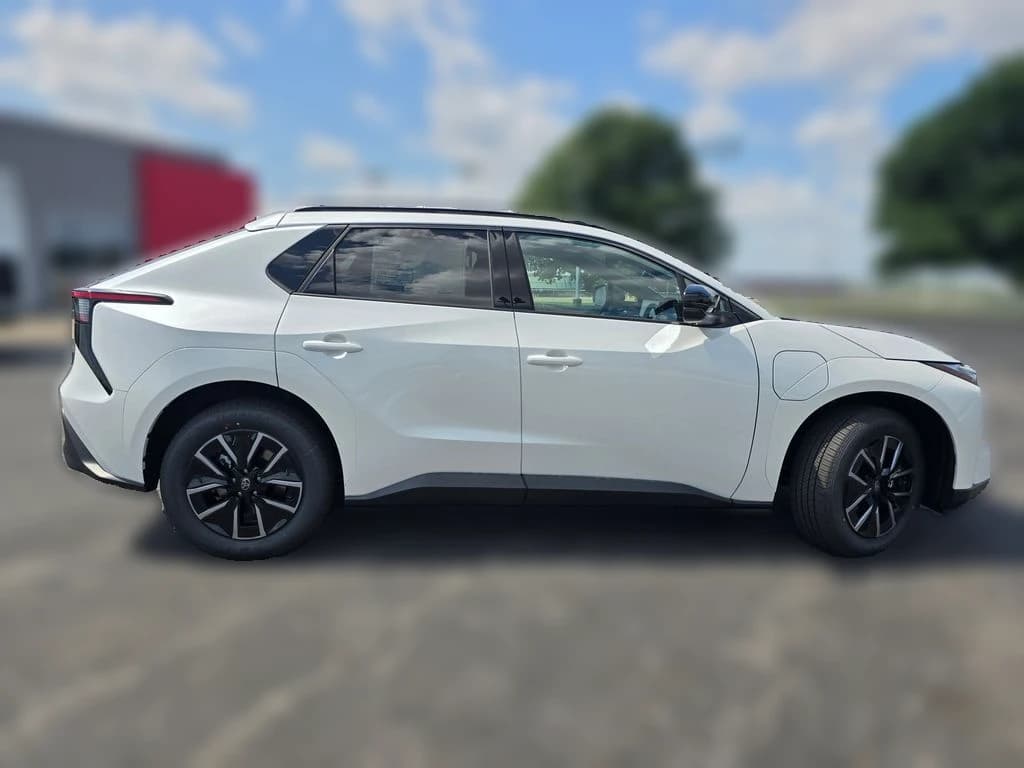 Toyota bZ XLE AWD (Natl) 2026 — side view