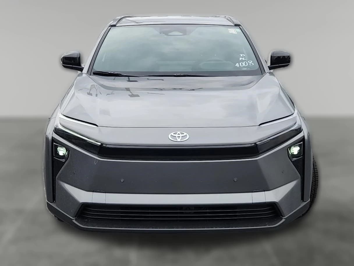 Toyota bZ XLE AWD (Natl) 2026 — side view