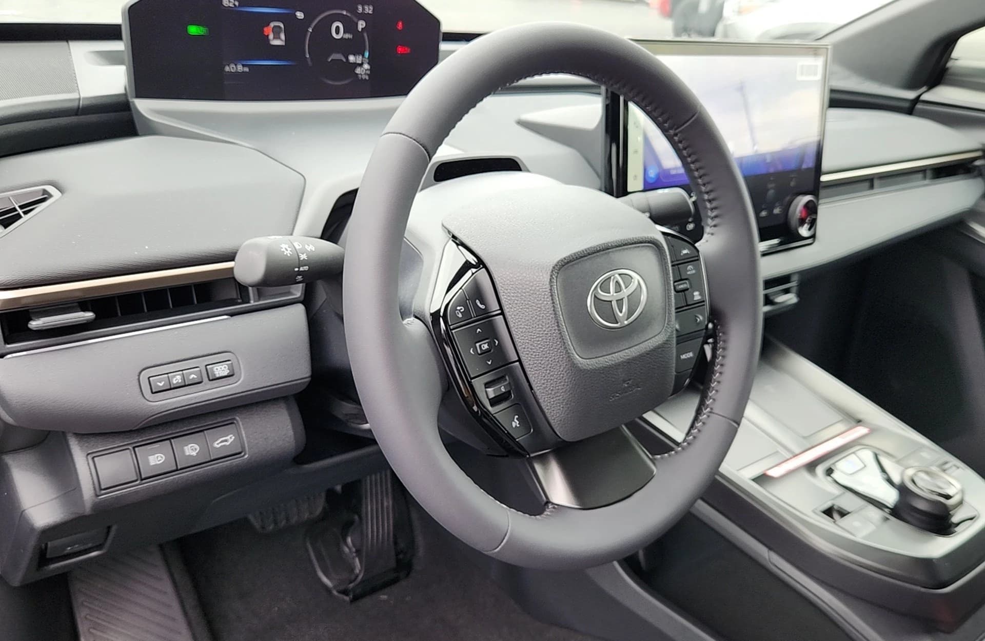 Toyota bZ XLE AWD (Natl) 2026 — side view