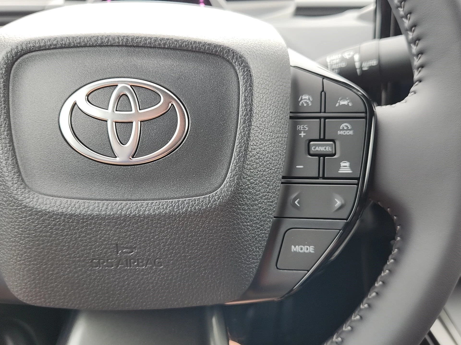 Toyota bZ XLE AWD (Natl) 2026 — side view