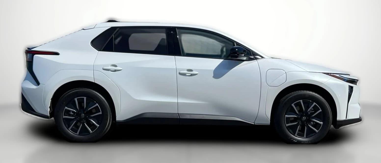 Toyota bZ XLE AWD (Natl) 2026 — side view