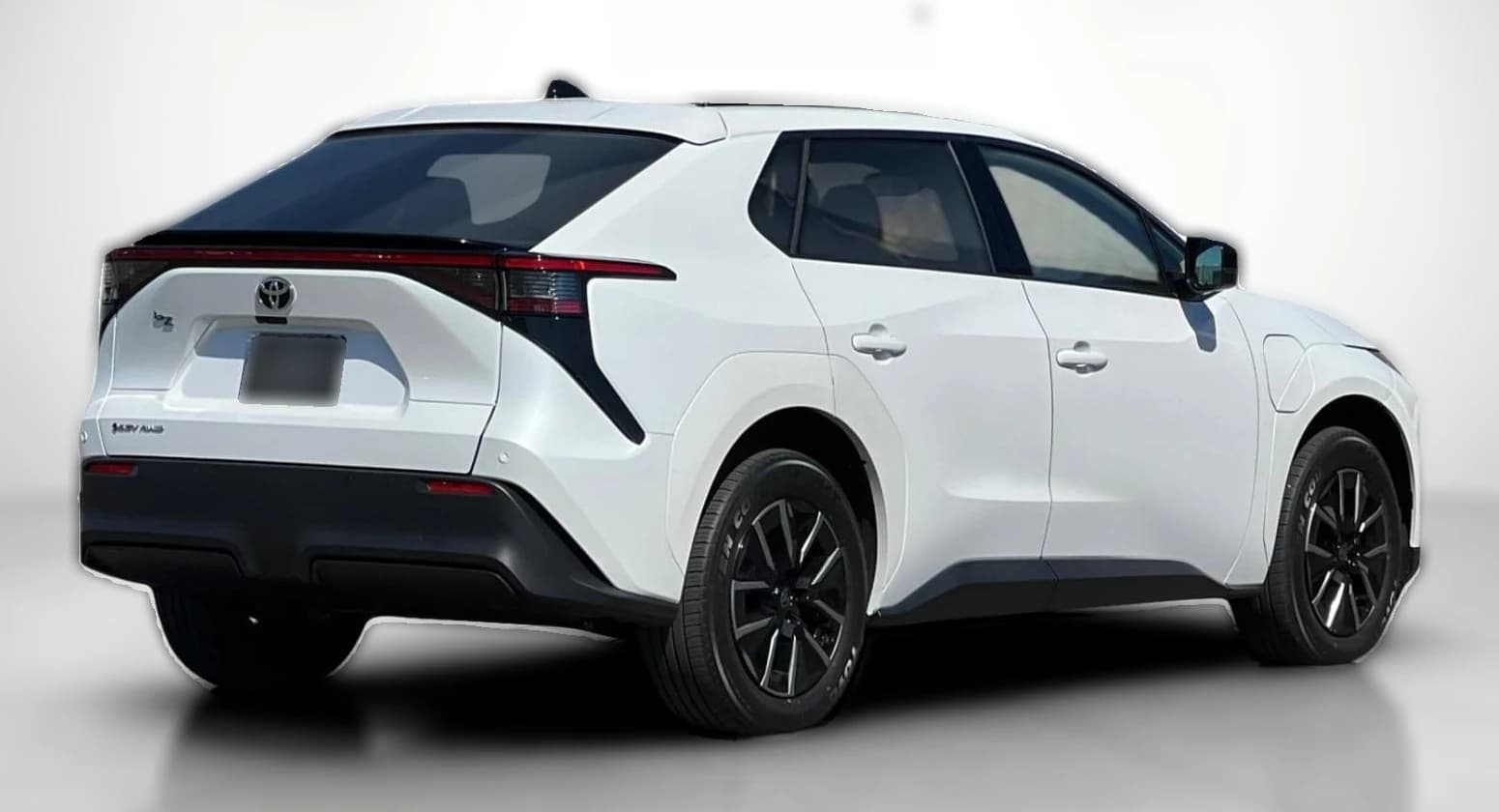 Toyota bZ XLE AWD (Natl) 2026 — side view