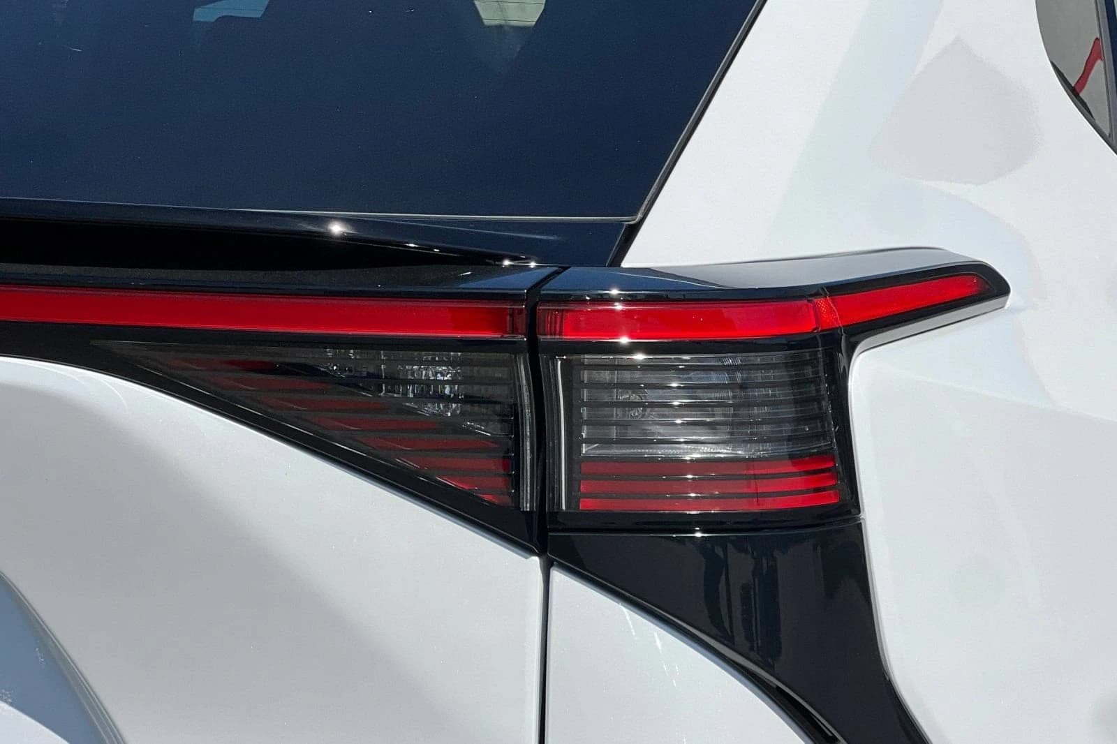 Toyota bZ XLE AWD (Natl) 2026 — side view