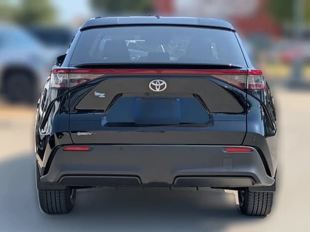 Toyota bZ XLE FWD (Natl) 2026 — side view