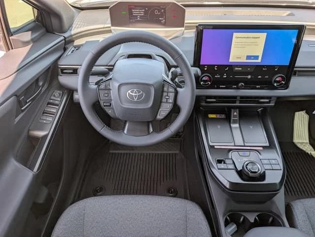 Toyota bZ XLE FWD (Natl) 2026 — side view