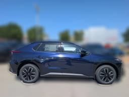 Toyota bZ XLE FWD (Natl) 2026 — side view