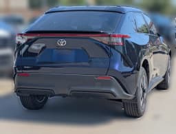 Toyota bZ XLE FWD (Natl) 2026 — side view