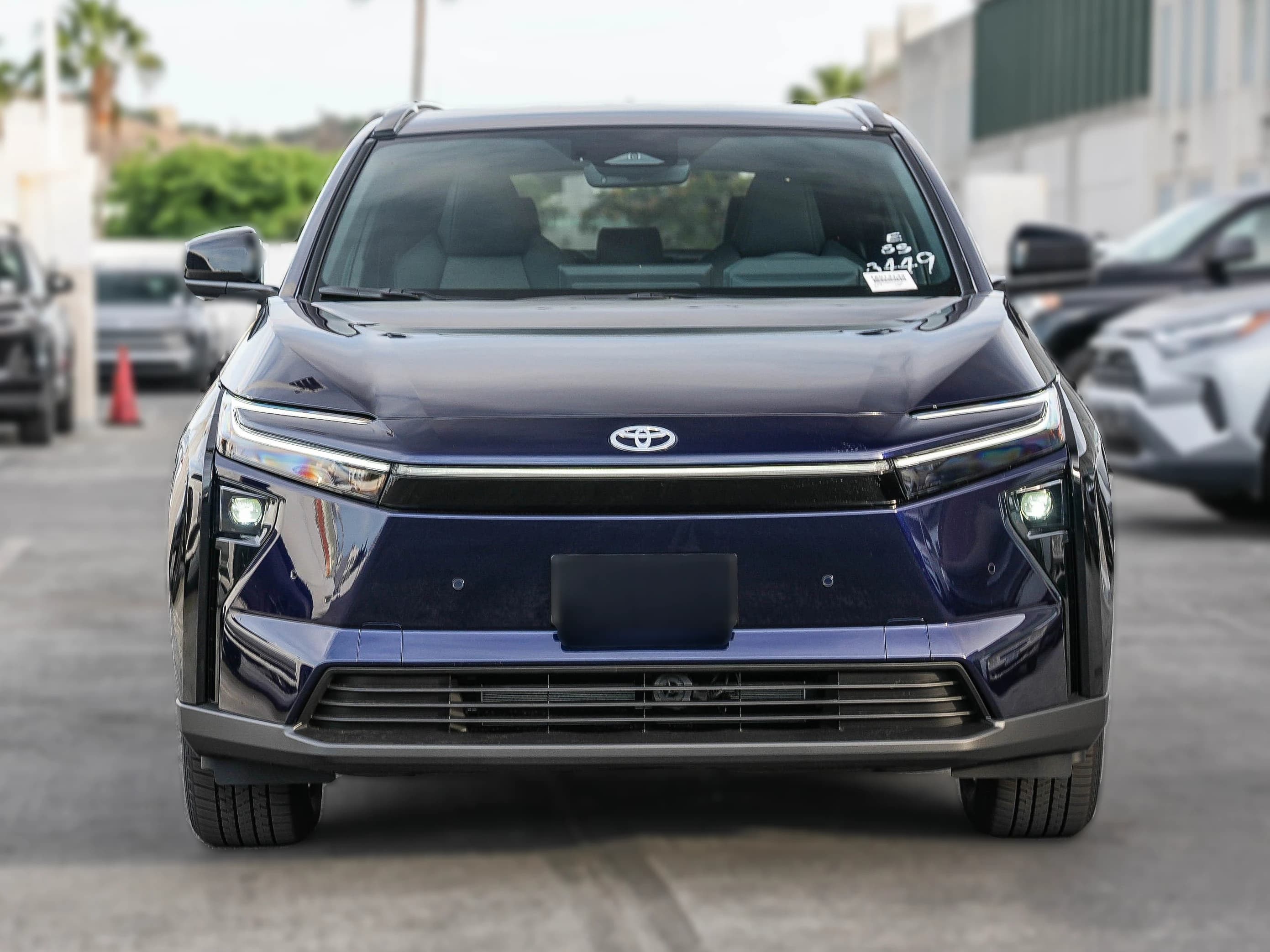 Toyota bZ XLE FWD (Natl) 2026 — side view