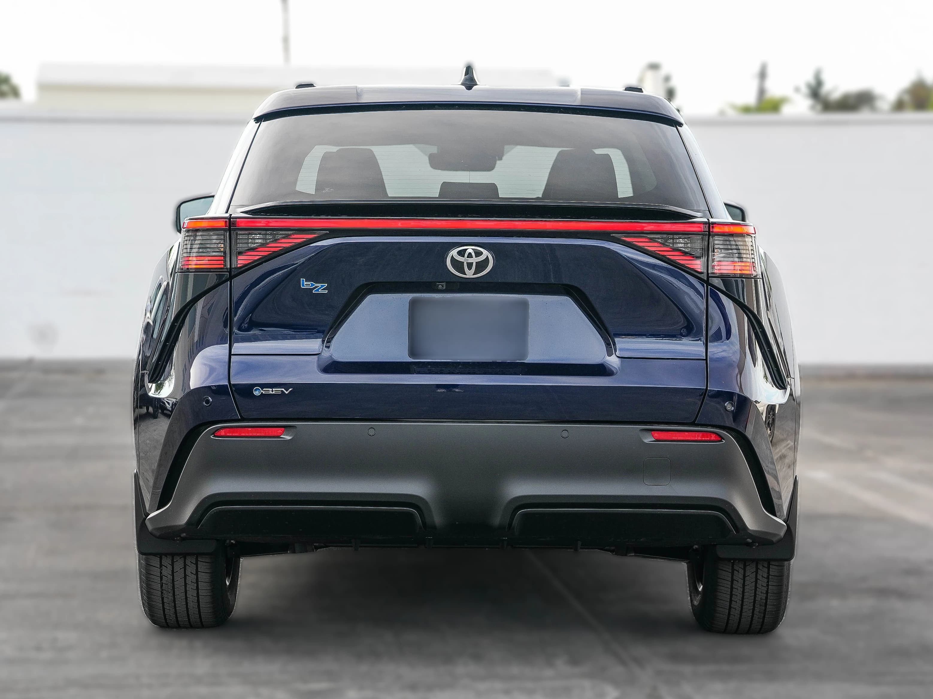 Toyota bZ XLE FWD (Natl) 2026 — side view